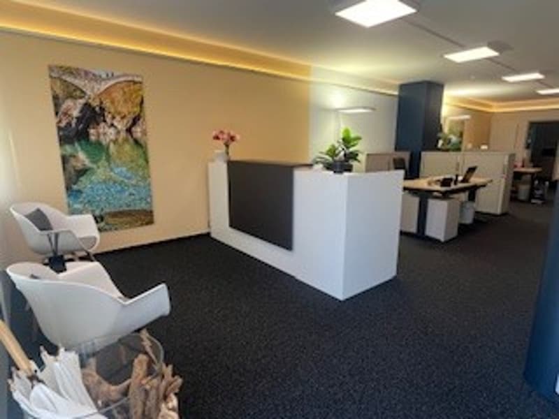 An attractive location in Schachen, commercial space, office or practice (2)