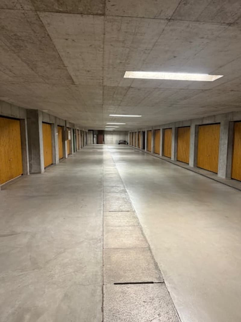 Garagenbox in Tiefgarage (2)
