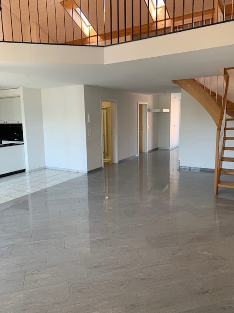 Wunderbare 3.5-Zimmer-Maisonettewohnung mit Galerie im Schachen (5)