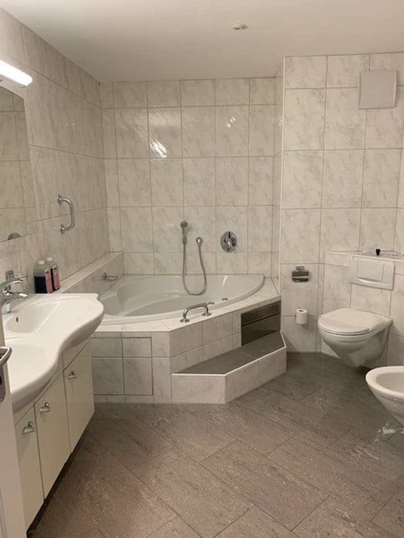 Wunderbare 3.5-Zimmer-Maisonettewohnung mit Galerie im Schachen (12)