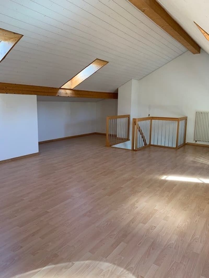 Wunderbare 3.5-Zimmer-Maisonettewohnung mit Galerie im Schachen (8)