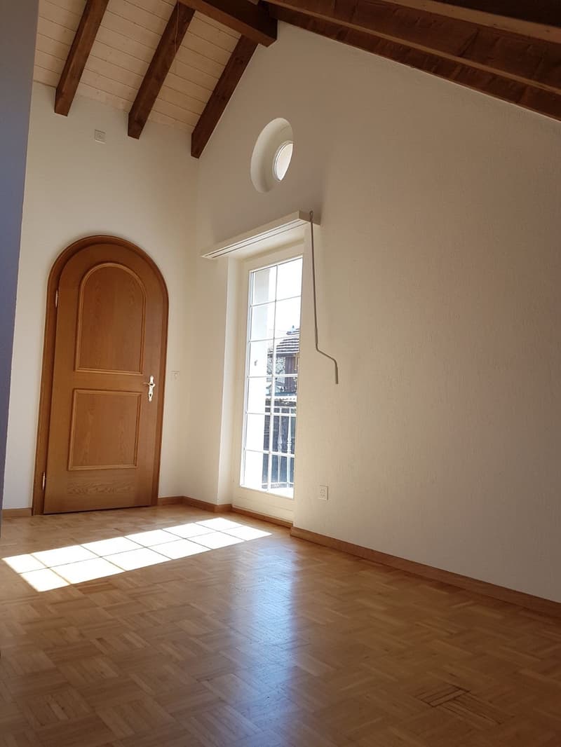 6.5-Zimmer-Dachwohnung in Haus mit viel Charme (7)