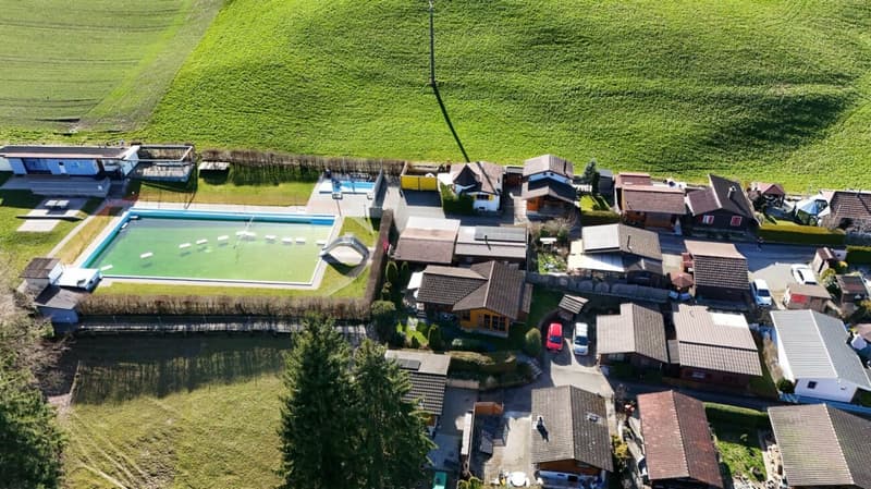 Zu verkaufen: Heimeliges Chalet im Grünen (9)