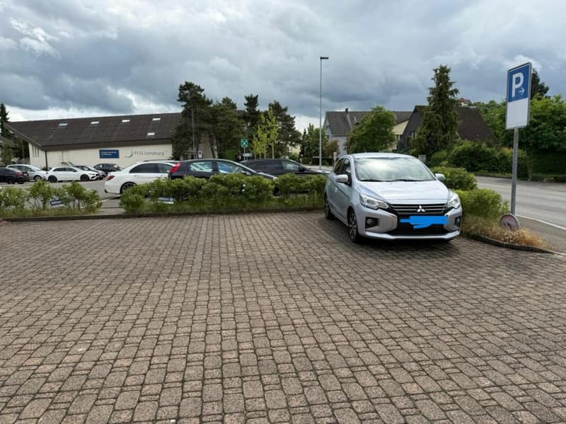 Parkplatz zu vermieten (1)