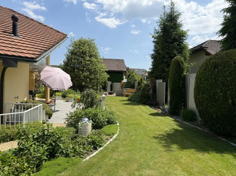 gepflegter Gartenbereich
