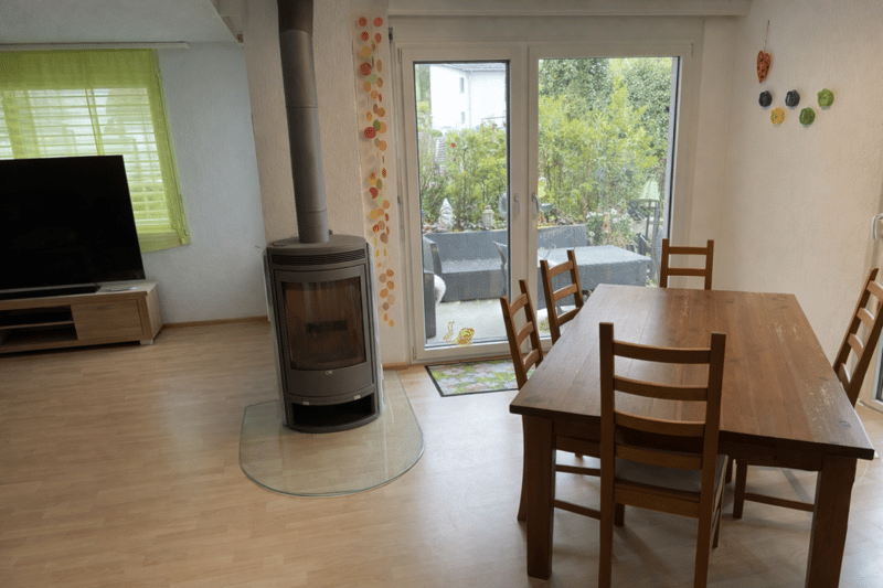 Essbereich mit Zugang Terrasse