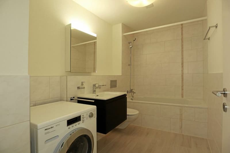 Charmante 2.5-Zimmerwohnung mit Wintergarten (5)