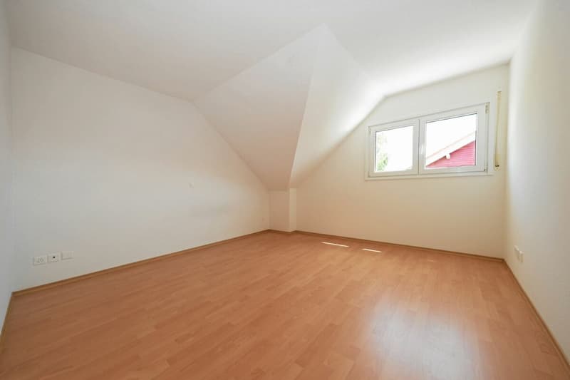 3.5 Zimmer Wohnung (108 m2) im 1. OG. zu vermieten Bättwil (6)