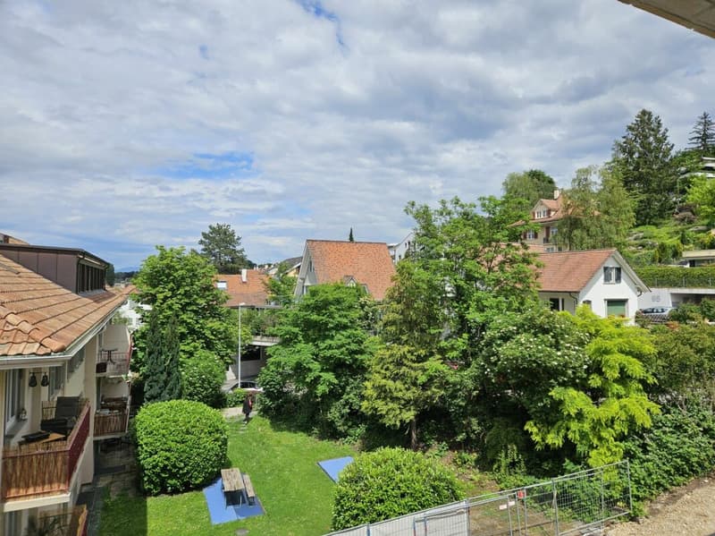LUXURIÖSE 2,5 ZI-WOHNUNG IM 3. OG MIT 2 LOGGIAS IN BINNINGEN (2)