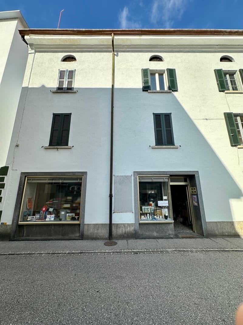 Gebäudekomplex mit Innenhof im Zentrum von Chiasso (5)