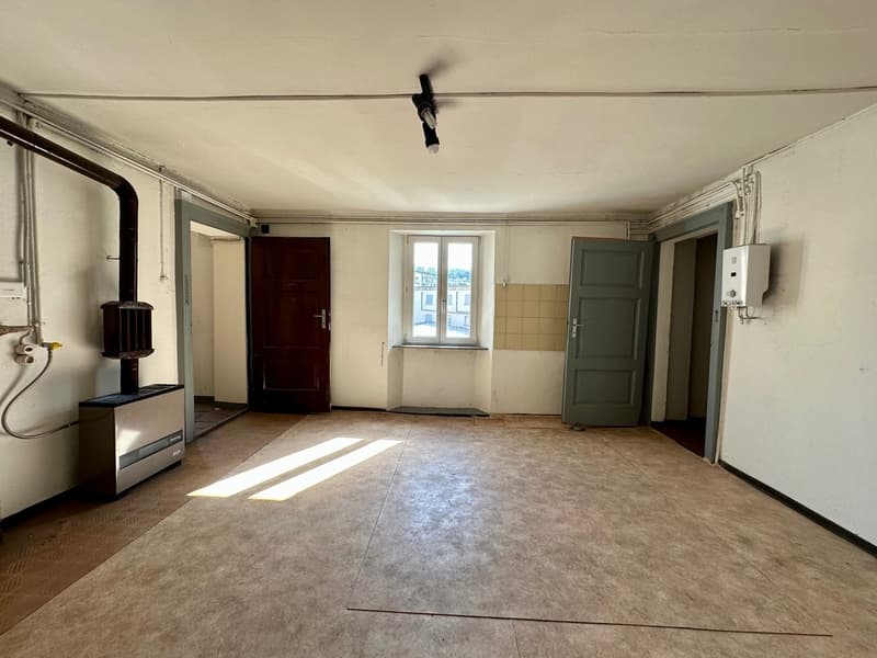 Gebäudekomplex mit Innenhof im Zentrum von Chiasso (13)