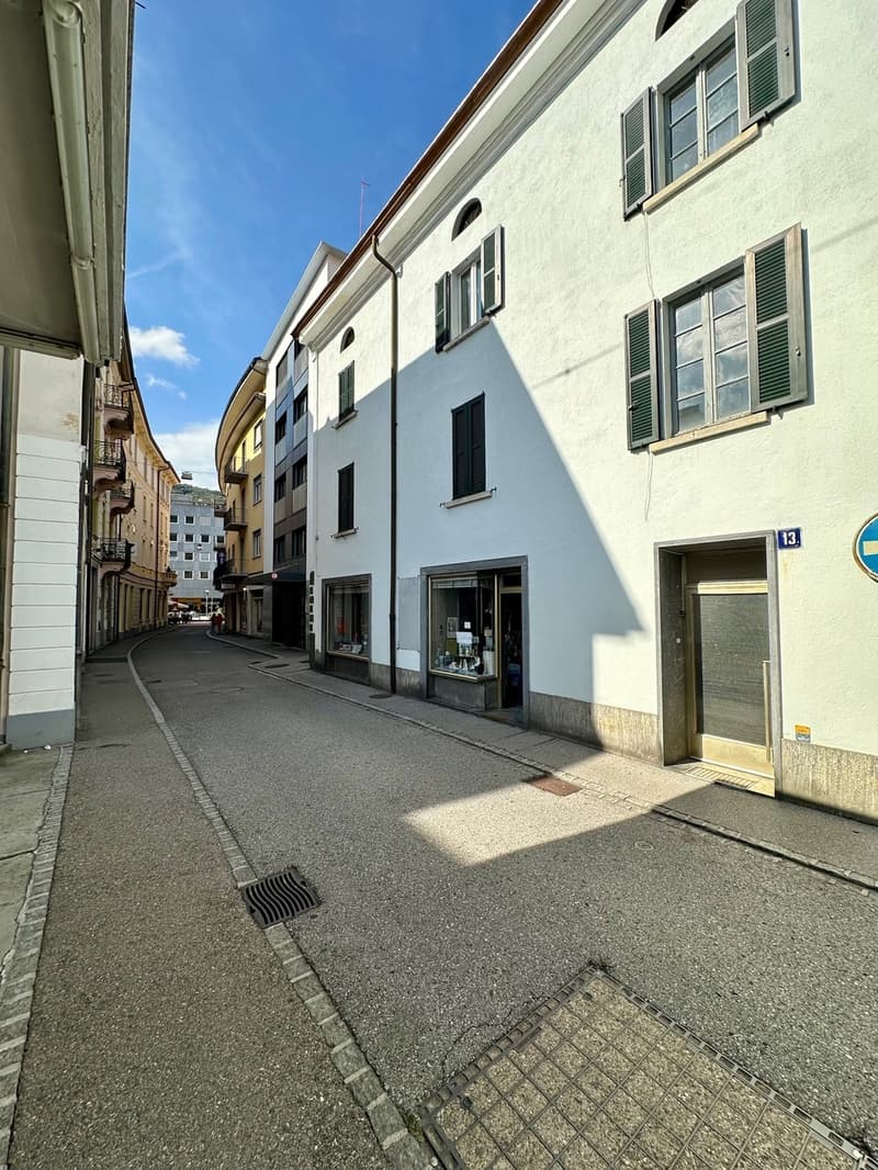 Gebäudekomplex mit Innenhof im Zentrum von Chiasso (4)