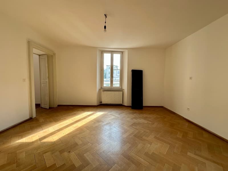 Gebäudekomplex mit Innenhof im Zentrum von Chiasso (11)