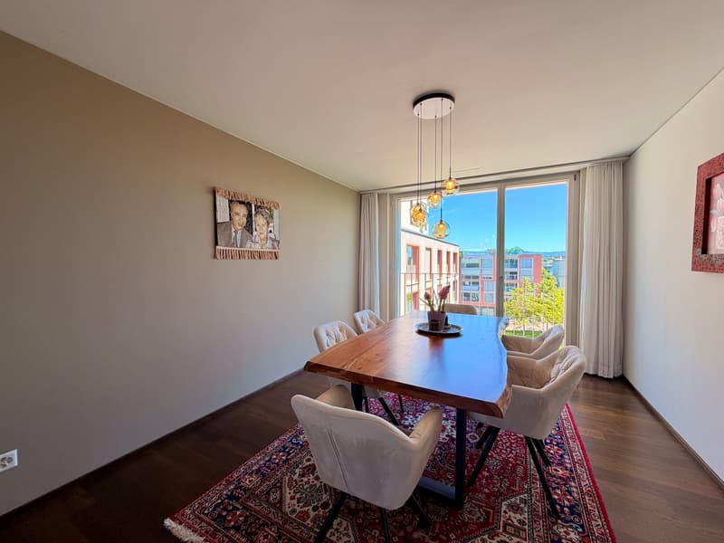 Elegante Eigentumswohnung am Rhein mit Loggia und 2 EH-Plätzen (7)