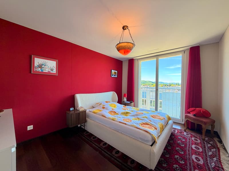 Elegante Eigentumswohnung am Rhein mit Loggia und 2 EH-Plätzen (10)