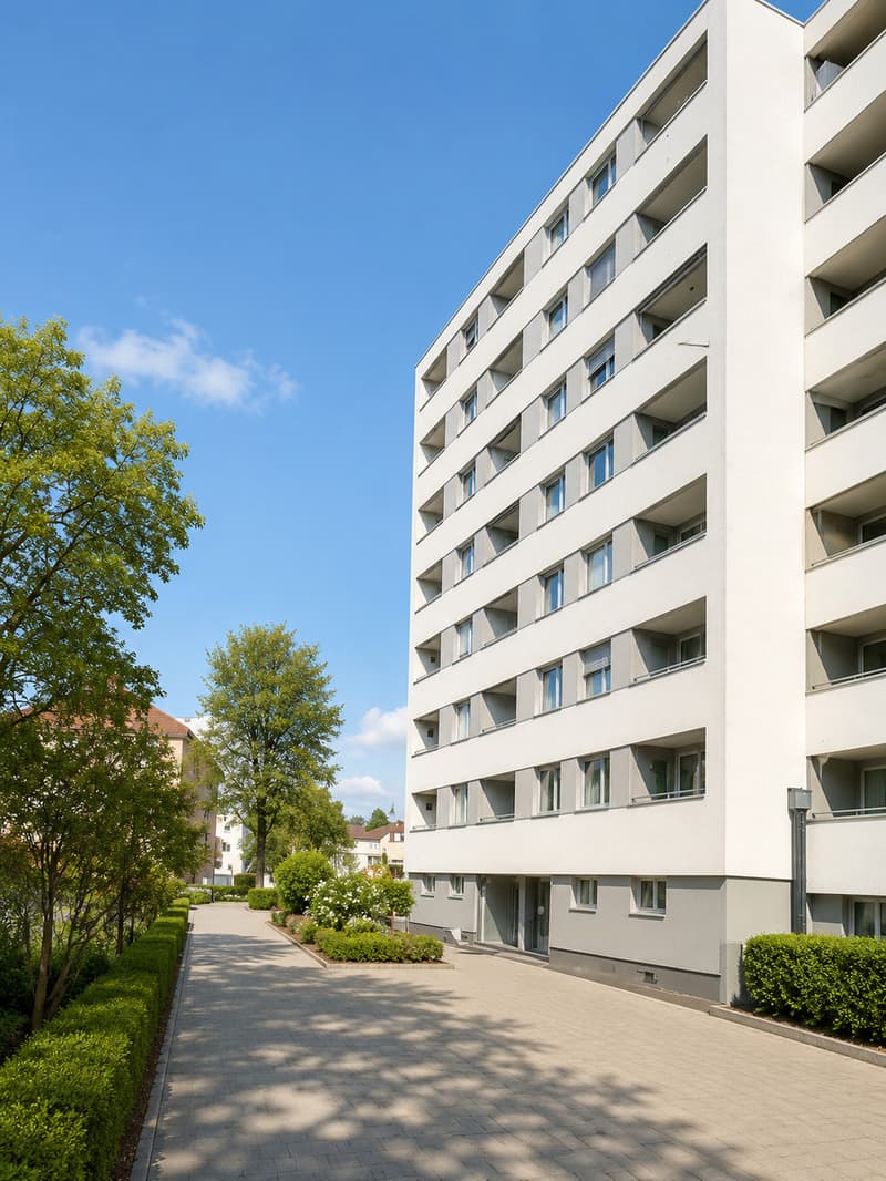 Helle Wohnung mit 2 Balkonen, Lift und Einstellhallenplatz (8)