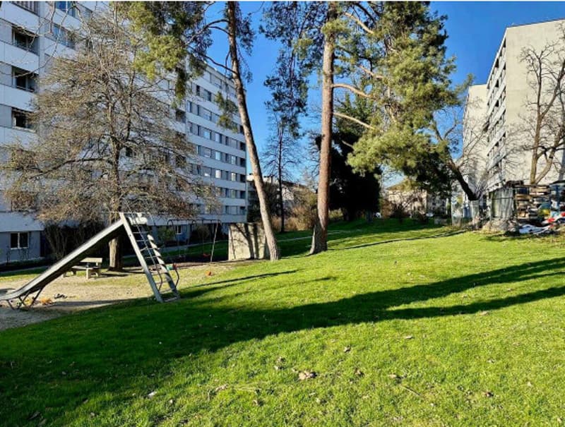 Helle Wohnung mit 2 Balkonen, Lift und Einstellhallenplatz (10)