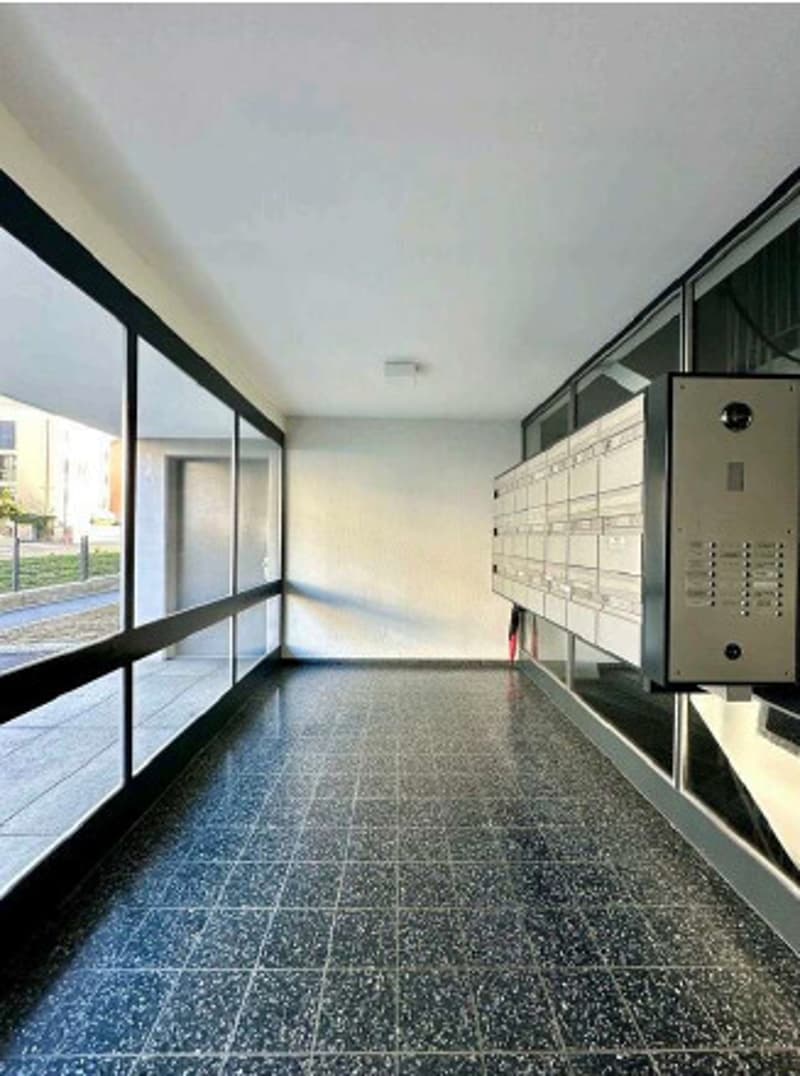 Helle Wohnung mit 2 Balkonen, Lift und Einstellhallenplatz (7)