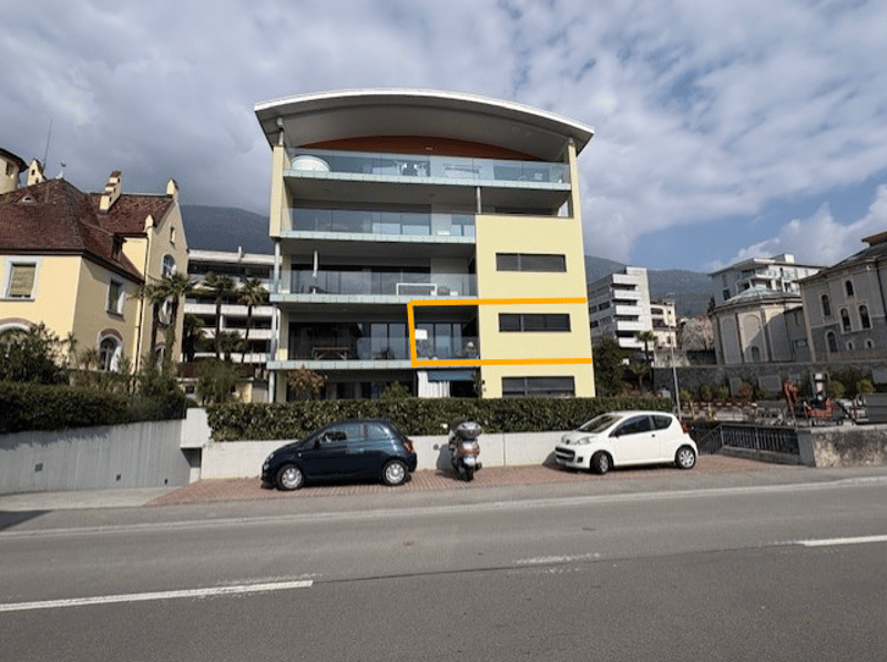 Luminoso appartamento di 2.5 locali con vista panoramica a Muralto (2)