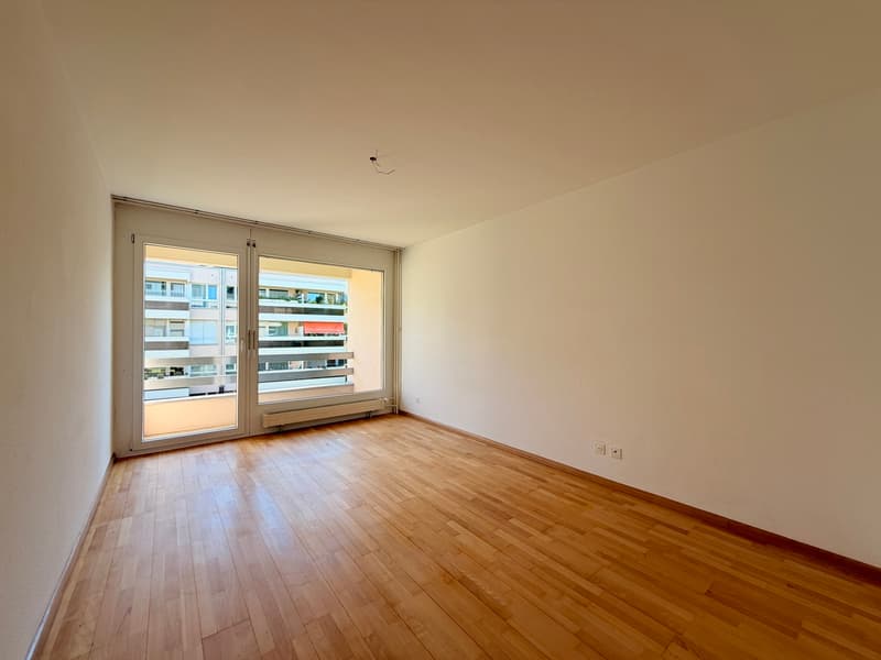 Luftige 2.5-Zimmer-Wohnung mit 2 Balkonen & einem Einstellhallenplatz (6)
