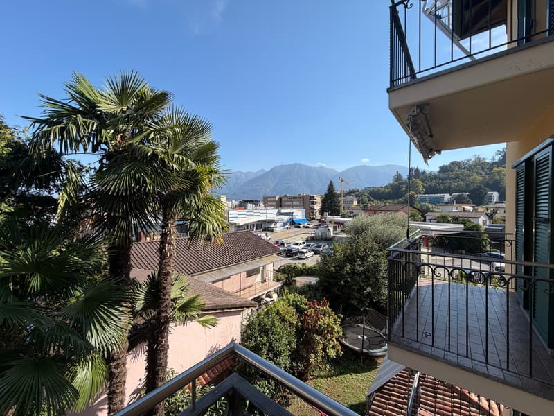Luminoso appartamento di 5.5 locali a Losone, Ticino (1)