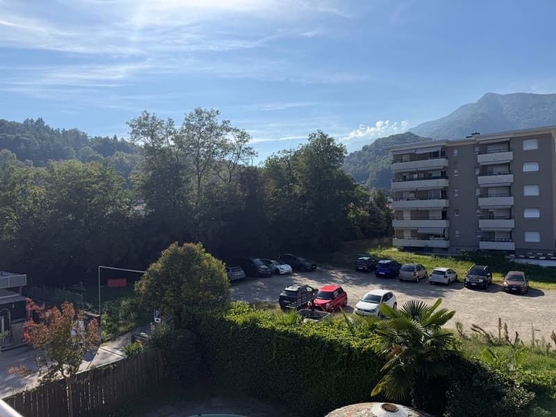 Luminoso appartamento di 5.5 locali a Losone, Ticino (3)
