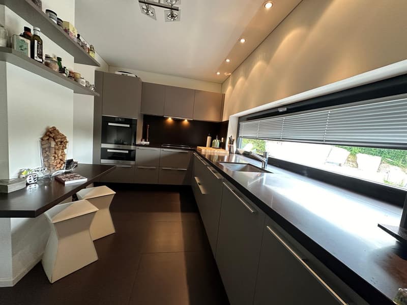 Elegante appartamento di 5 locali a Davesco-Soragno con grande giardino (26)