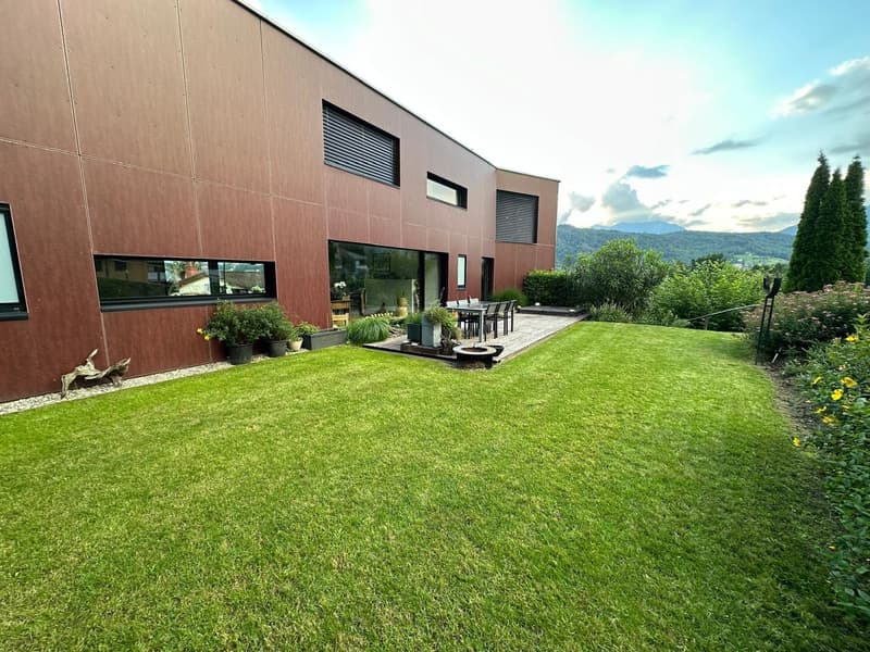 Elegante appartamento di 5 locali a Davesco-Soragno con grande giardino (1)