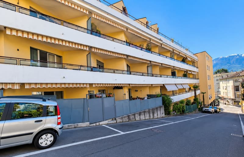 Luminoso appartamento di 3 locali con balcone a Muralto - Prima residenza (2)