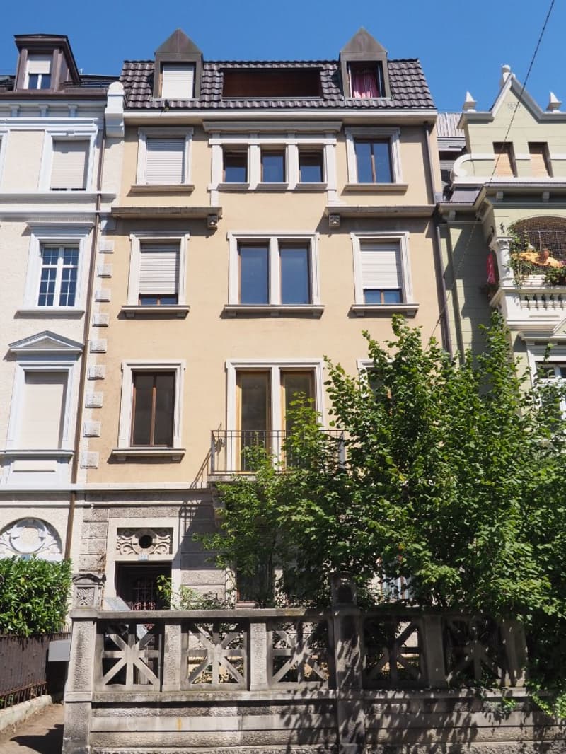 Zu vermieten 3-Zimmer-Wohnung in einem stilvollen Jugendstilhaus an der Dornacherstrasse 133 (12)