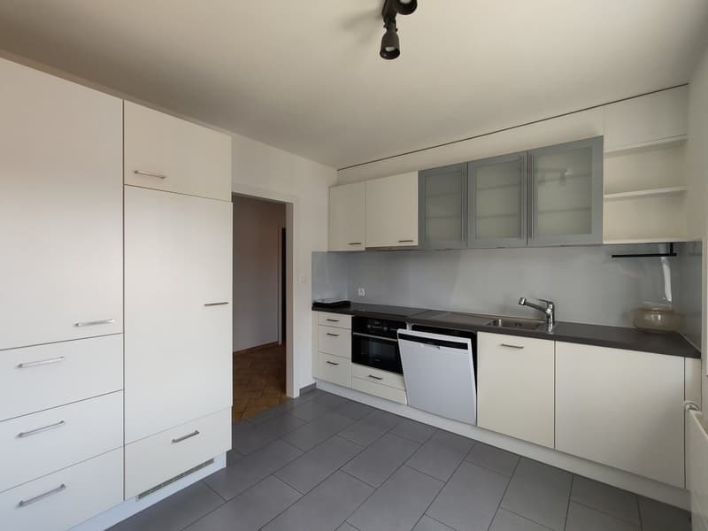 Helle 4-Zimmer-Wohnung mit Balkon in Dornach (7)