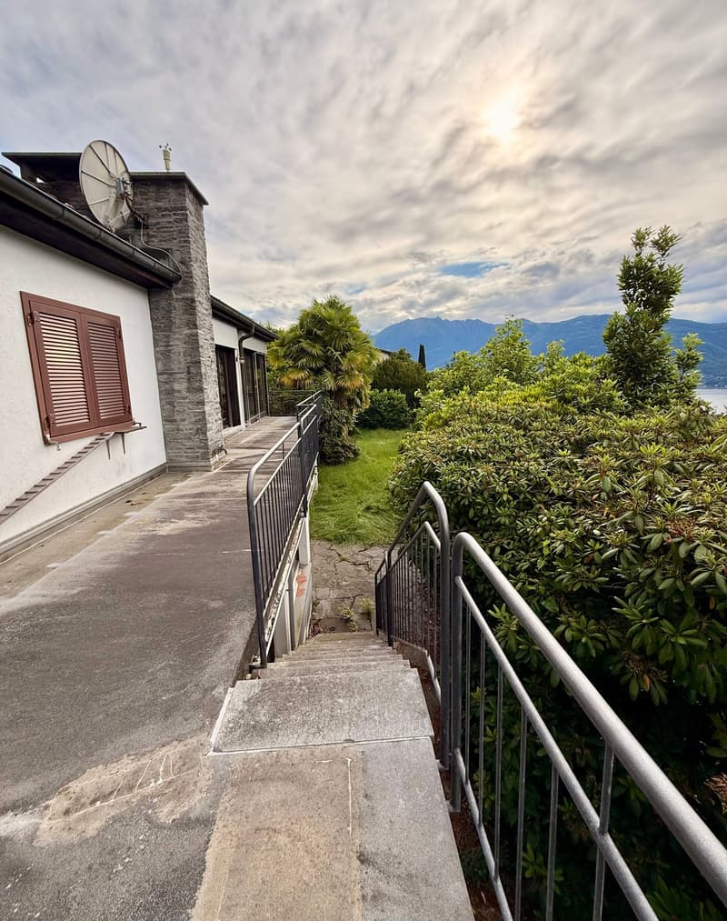 Rustikales Tessiner Haus mit Blick auf den Lago Maggiore in Gambarogno (35)