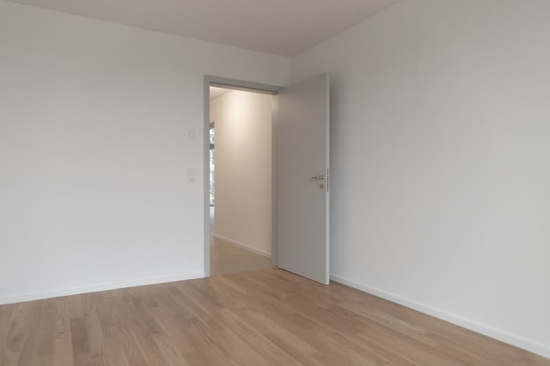 Zweitbezug: moderne 4.5 Zimmer- Maisonette Wohnung im Eigentumsstandard mit Sicht ins Grüne (8)