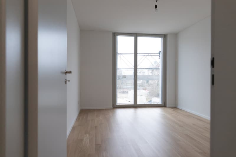 Zweitbezug: moderne 4.5 Zimmer- Maisonette Wohnung im Eigentumsstandard mit Sicht ins Grüne (7)