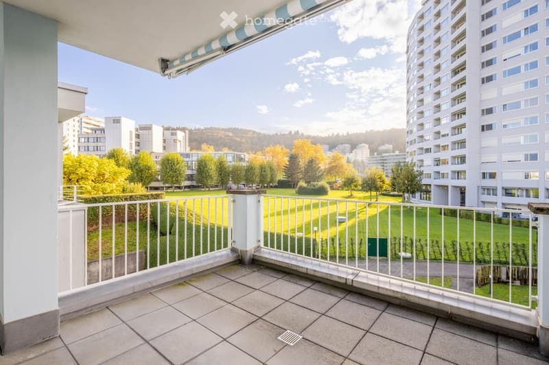 Helle 3.5-Zimmer-Wohnung mit Balkon direkt am Seeufer in Luzern (10)