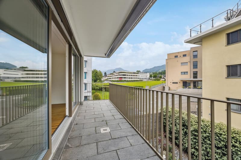 Stilvolles Wohnen mit Sonnenbalkon (2)