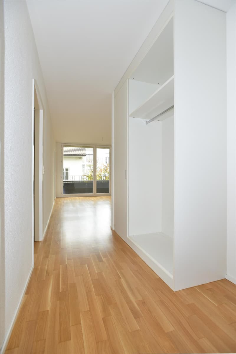 Helle 3.5-Zimmer-Wohnung an zentraler Lage in Uster (2)