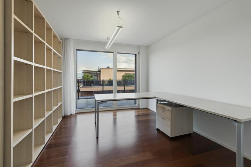 Helle 3.5-Zimmer-Wohnung mit Balkon in Altendorf – sofort verfügbar! (4)