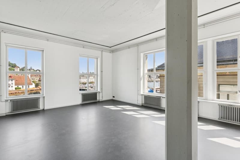 Helle 1.5-Zimmer-Wohnung mit Balkon im Herzen von Luzern (1)