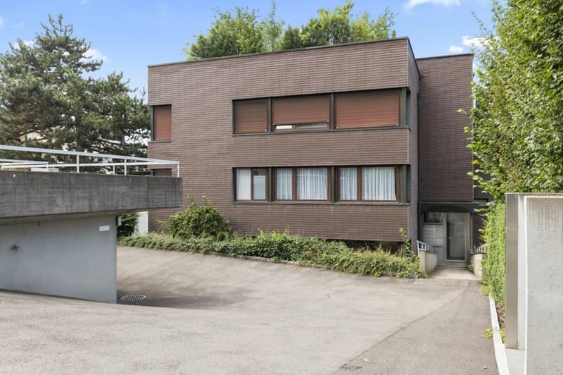 Helle 4.5-Zimmer-Wohnung mit Balkon und Garage in Zug (13)