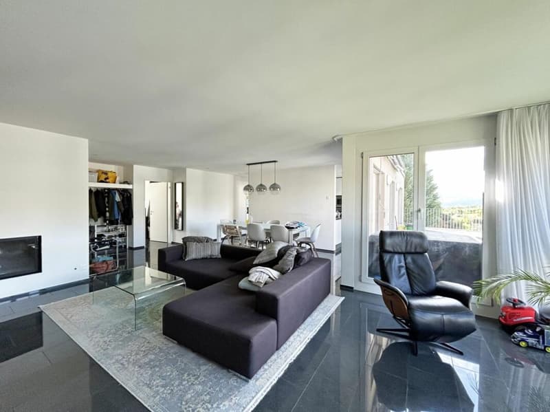 Helle 4.5-Zimmer-Wohnung mit Balkon und Garage in Stäfa (8)