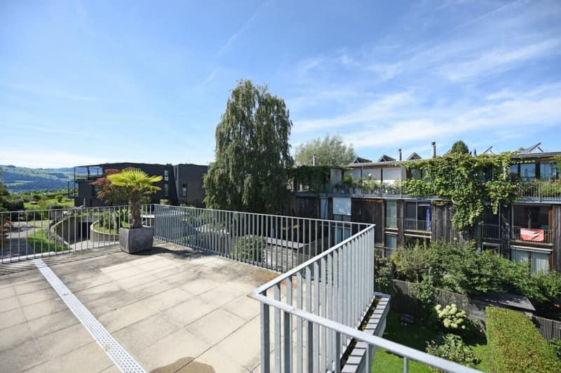 Helle 4.5-Zimmer-Wohnung mit Balkon und Garage in Stäfa (6)