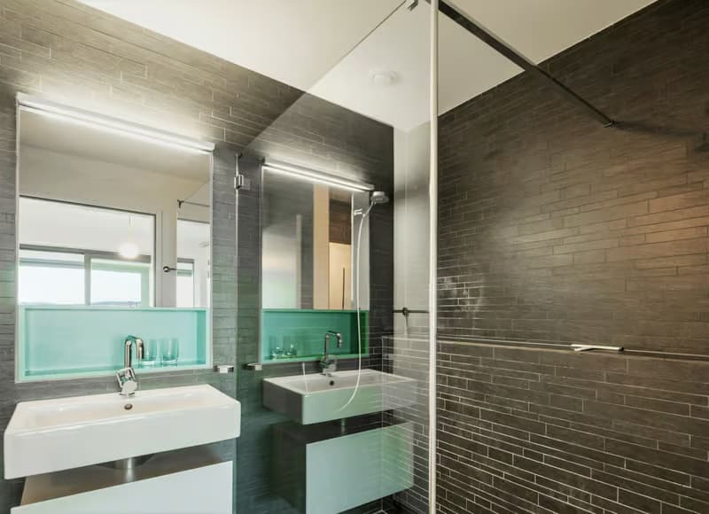 Moderne 2.5-Zimmer-Wohnung mit Balkon und Stadtblick in Zürich West (6)