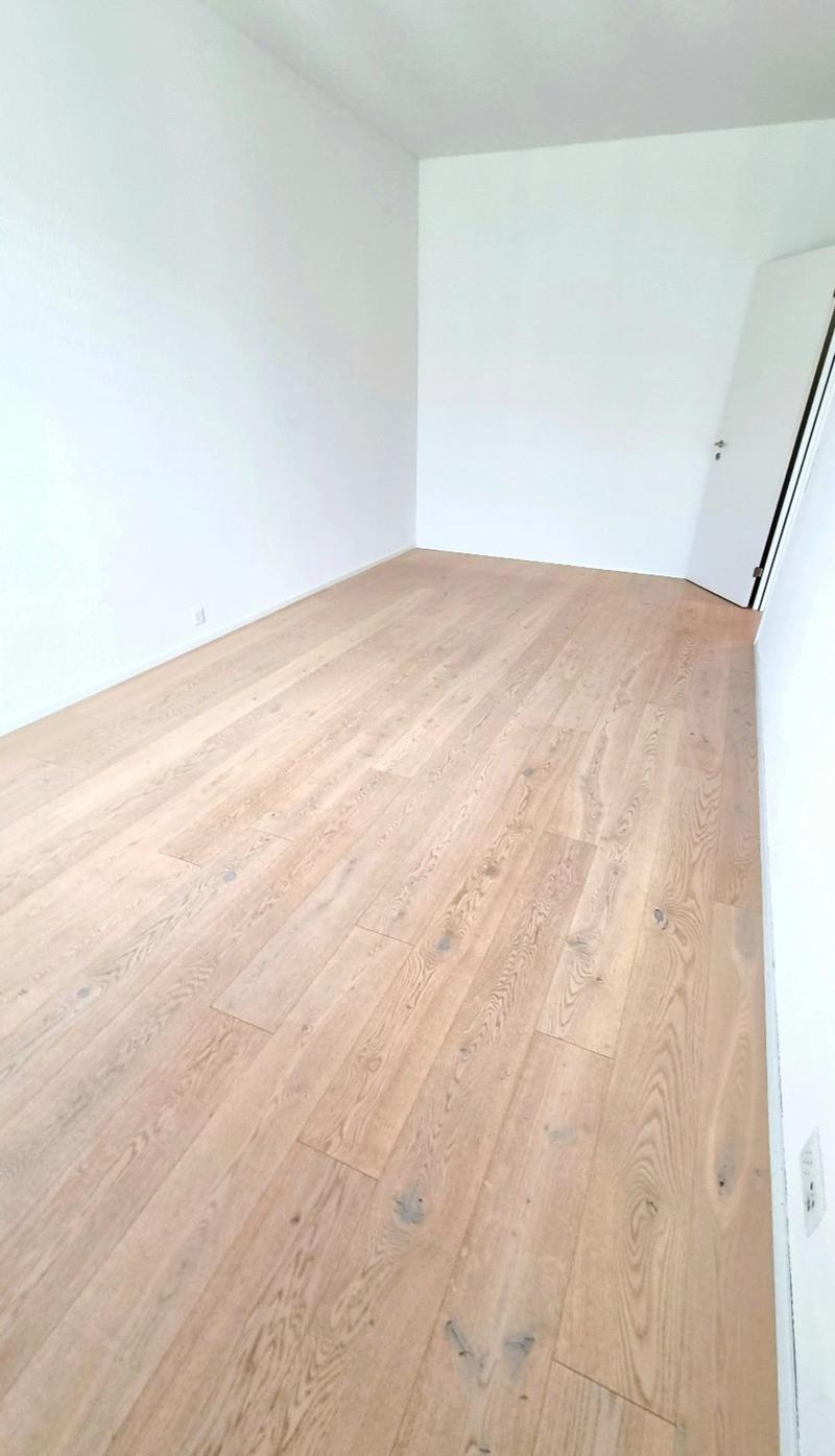 Helle 3.5-Zimmer-Wohnung mit Balkon und Garage in Wallisellen (12)