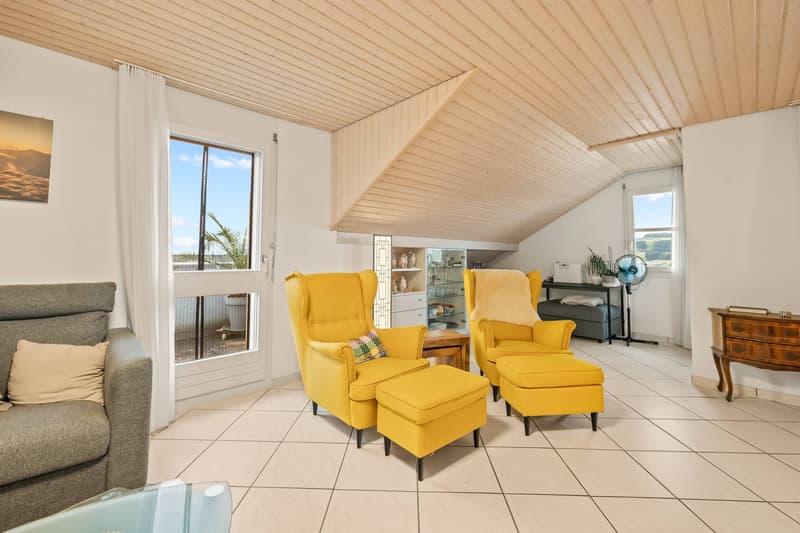 GROSSZÜGIGE 5.5 ZIMMER DACHWOHNUNG MIT AUSBAUMÖGLICHKEITEN (2)