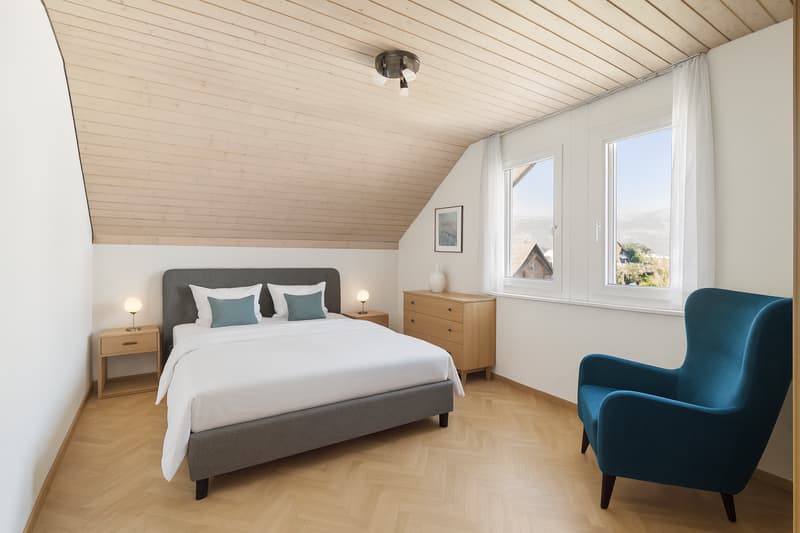 CHARMANT APPARTEMENT MANSARDÉ DANS UN ENDROIT CALME (4)