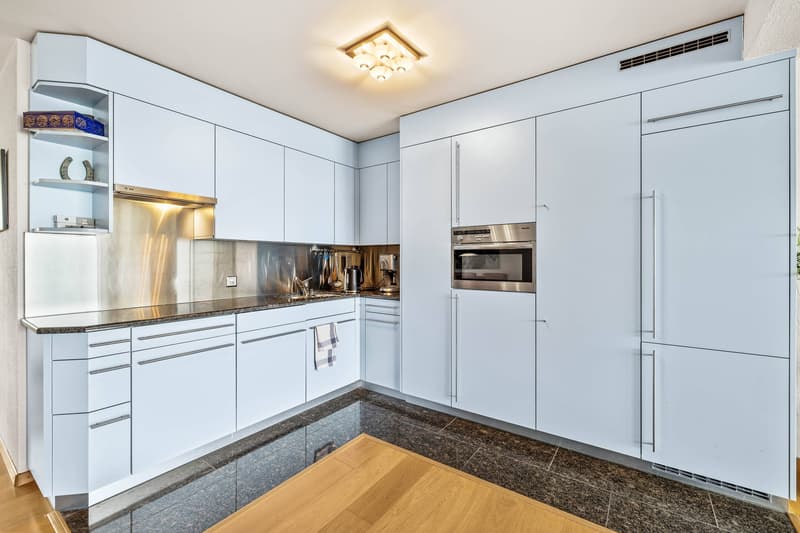 2.5 ROOM APARTMENT WITH LAKE VIEW AND TAX PRIVILEGES 1 (2)
