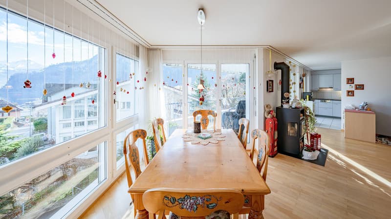 BRIGHT 4.5 ROOM APARTMENT WITH SWEDISH STOVE (3)