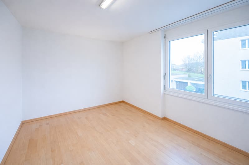 BRIGHT 4.5 ROOM APARTMENT WITH SWEDISH STOVE (7)
