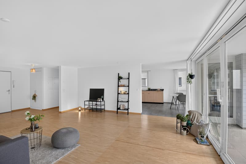 EXKLUSIVE 4.5-ZIMMER-WOHNUNG MIT GROSSZÜGIGEM RAUMGEFÜHL (3)